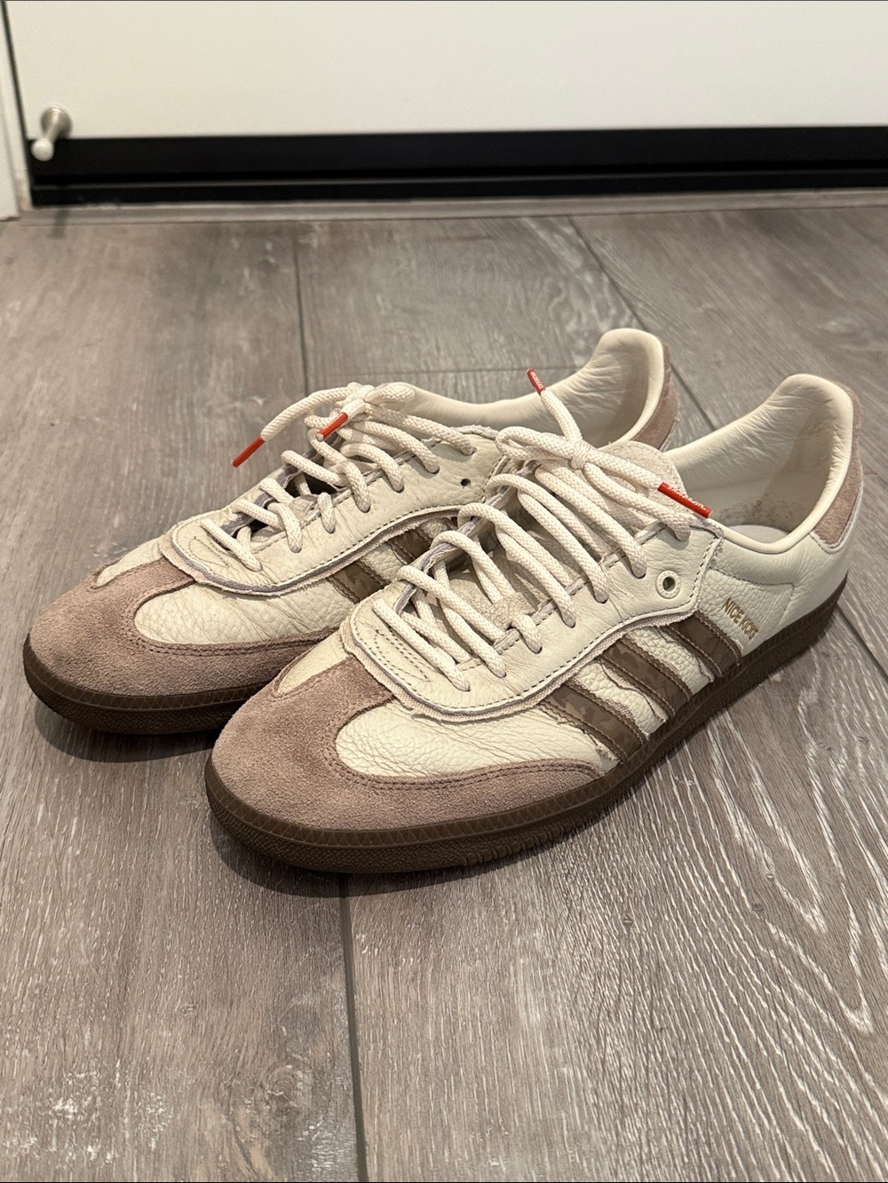 adidas Men's Cream and Taupe Suede-Trim Sneaker, size 11
